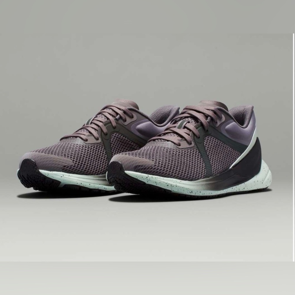 Lululemon Blissfeel Womens Running Shoe Size 6 NEW
